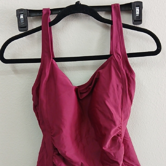 NWT Hilor Elegant Magenta One-Piece Swimsuit Size 14 - Picture 2 of 7
